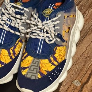 Versace chain reaction